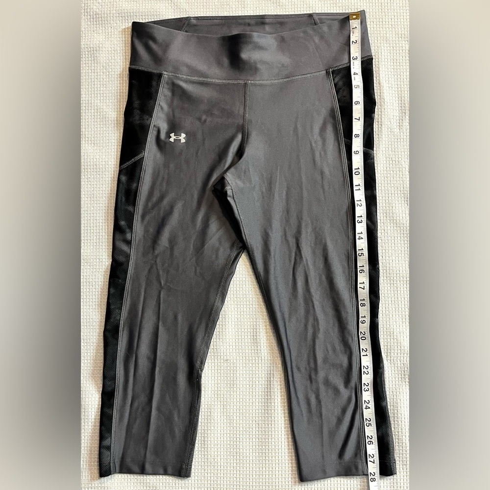 Under Armour Gray and Black Cropped Leggings Women’s Size Large - Picture 4 of 11